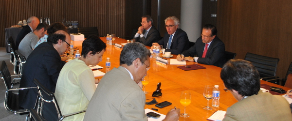 Salvador del Rey, Presidente del Instituto Cuatrecasas, modera una sesión sobre la reforma laboral este jueves